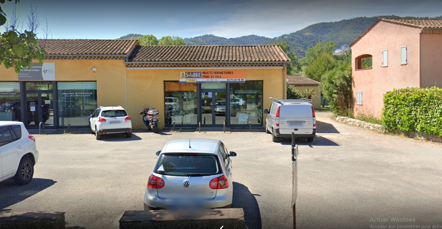 magasin de votre installateur de fenêtres, portes et volets Solabaie à Pégomas 06