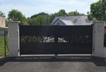 Portail aluminium Solabaie posé par Pelluau SARL, votre spécialiste en travaux de rénovation