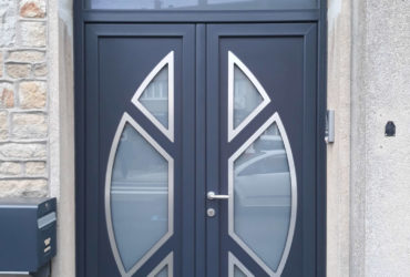 porte d'entrée lotus en PVC double avec vitrage dépoli