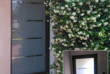 Remplacement d'une porte d'entrée par un modèle grand vitrage en alu Solabaie
