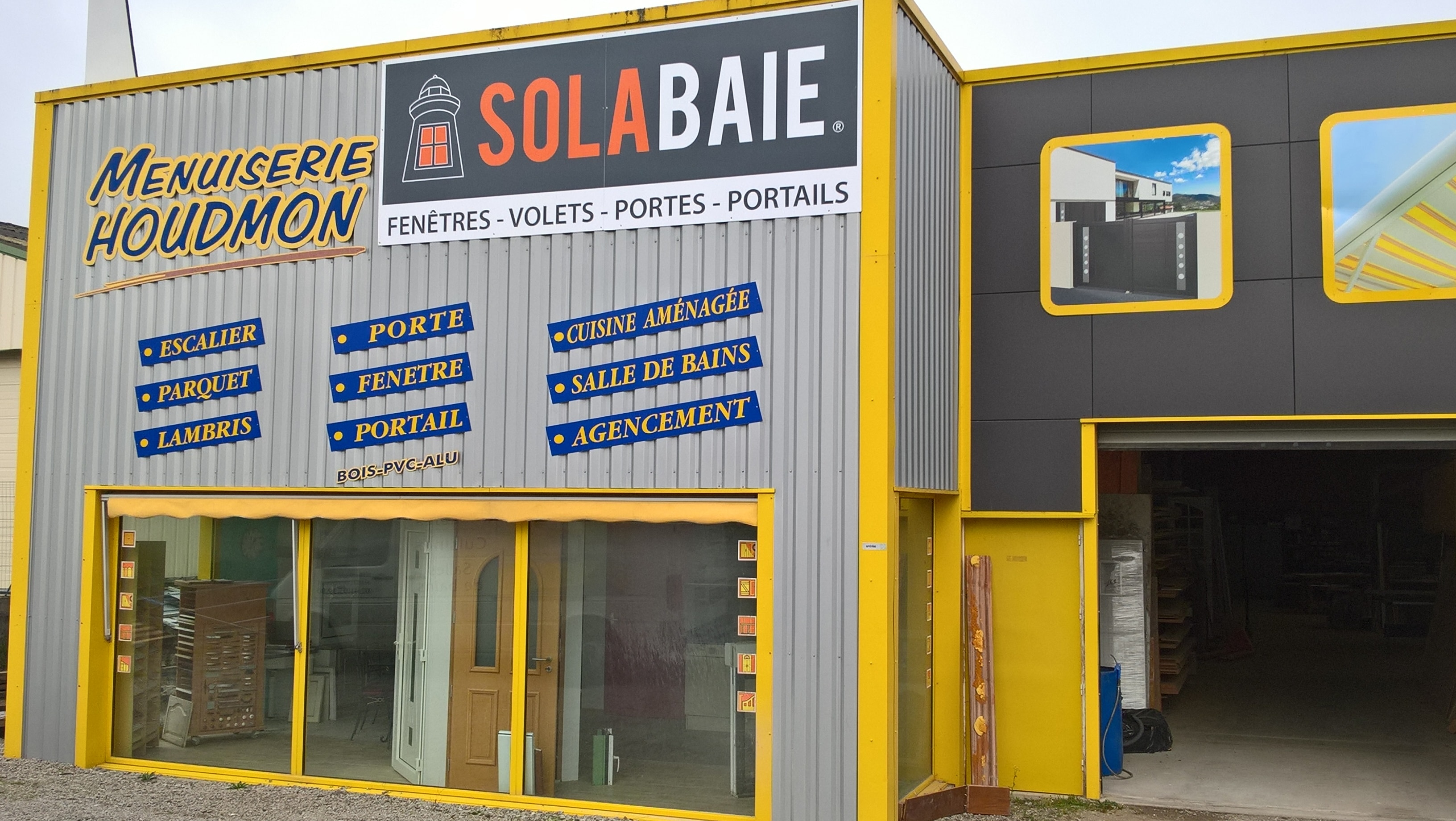 Devanture de votre installateur de fenêtres, portes et volets Solabaie Houdmon Menuiserie sur le Lion d'Angers en Maine-et-Loire