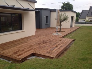 installation-terrasse-bois-pin-traite-solabaie-criaud-muzillac