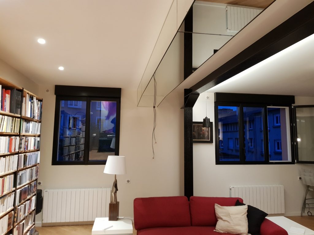 Rénovation des fenêtres de cet appartement à St Lô avec pose de volets roulants coloris Noir 