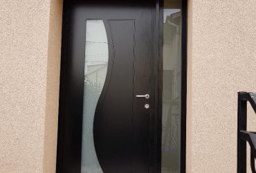Réalisations de Solabaie Saint-Ouen-l'Aumône : Pose d'une porte d'entrée aluminium modèle Luna avec tierce vitrée